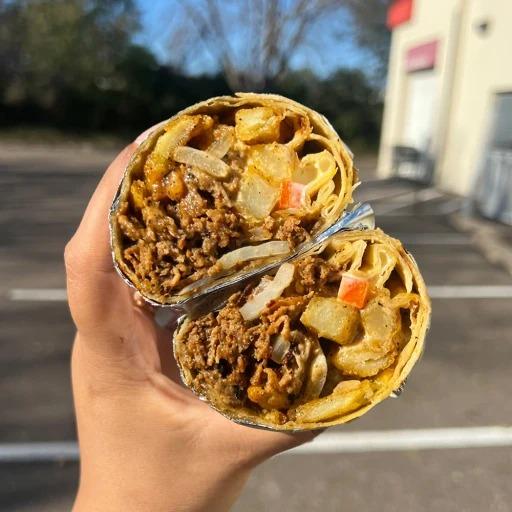 Loaded chicken shawarma with sauce